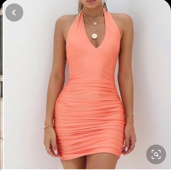 Tiger Mist Dresses & Skirts - Tiger Mist light orange halter dress. Like new M